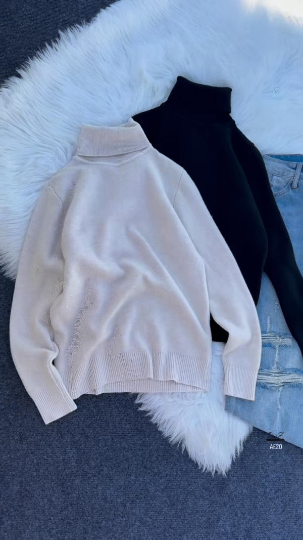 ❄️ Cozy Fur-Cuff Turtleneck Sweater – Multi-Color Warmth & Style