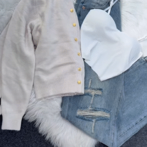 💙 Enfir Pop: Gold-Button Cardigan & Distressed Denim Set - Image 7