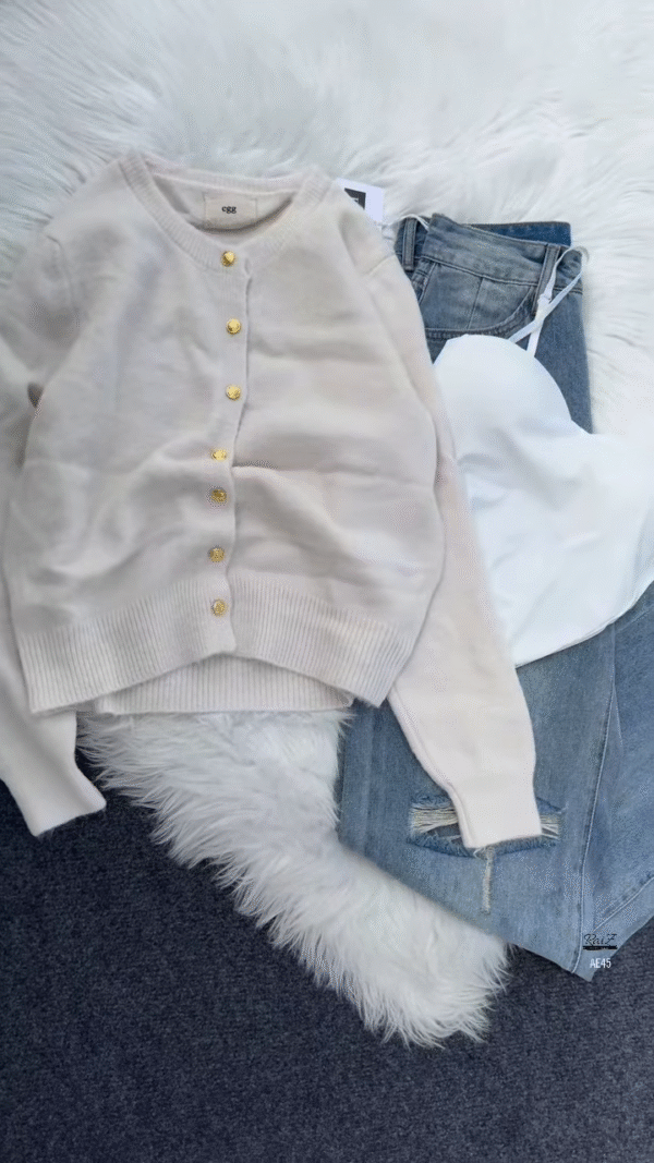 💙 Enfir Pop: Gold-Button Cardigan & Distressed Denim Set