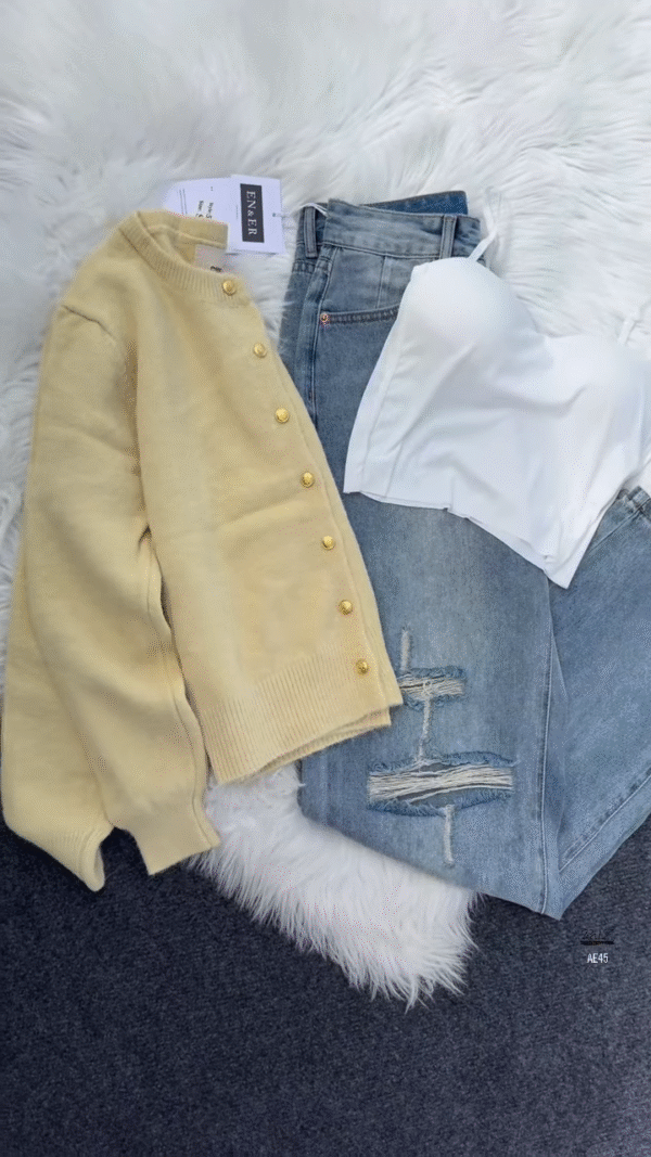 💙 Enfir Pop: Gold-Button Cardigan & Distressed Denim Set