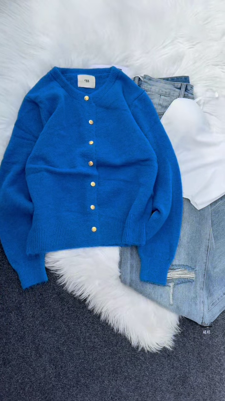 💙 Enfir Pop: Gold-Button Cardigan & Distressed Denim Set - Image 4