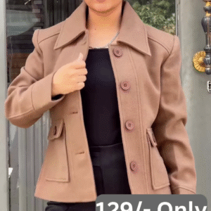 Metro Ease: Brown Jacket & Monochrome Base Ensemble - Image 3