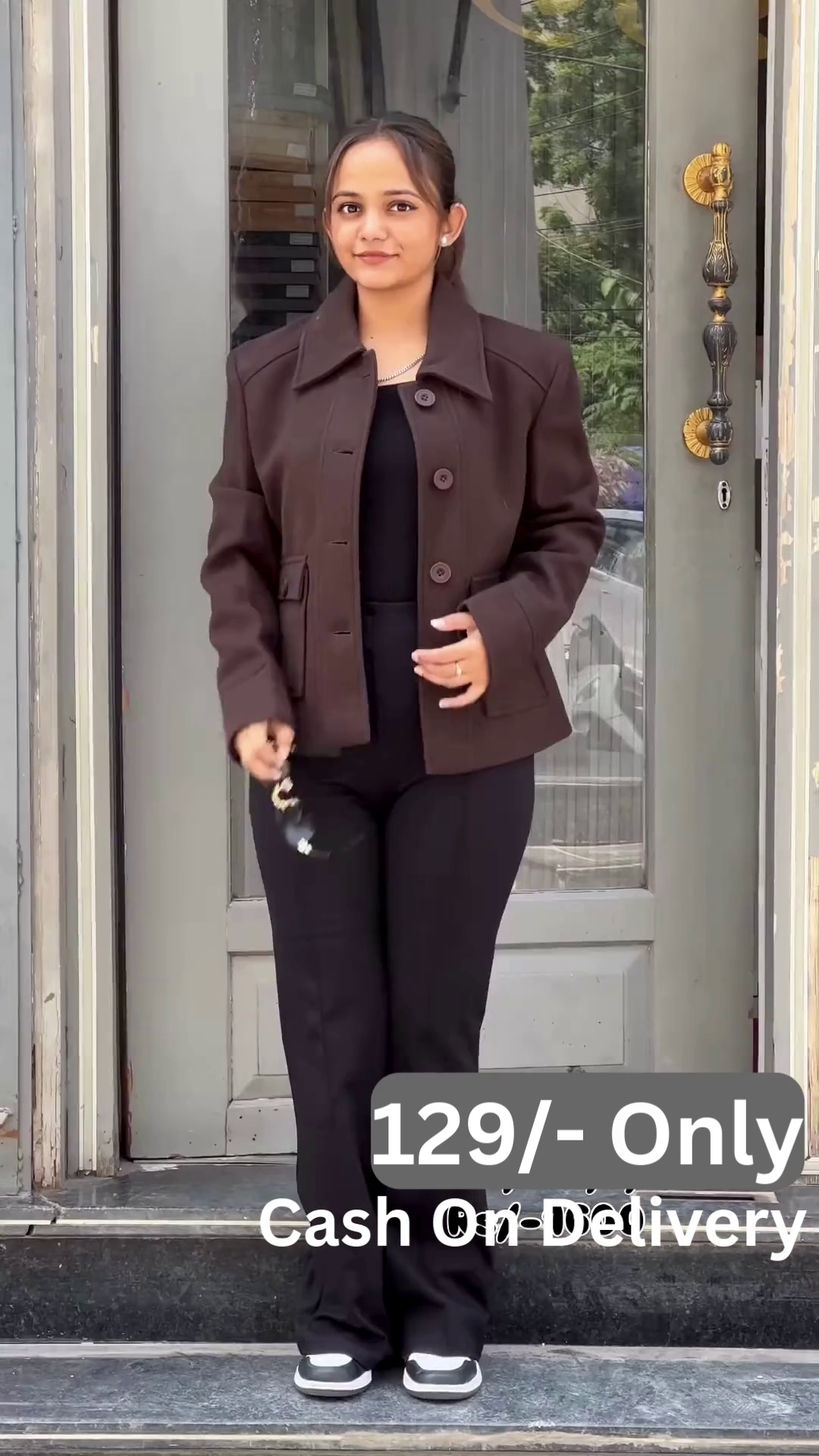 Metro Ease: Brown Jacket & Monochrome Base Ensemble - Image 6