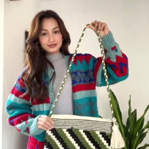 🧶 Bold & Cozy – The Ultimate Cardigan Season Essential 🍂❄️ - Image 2