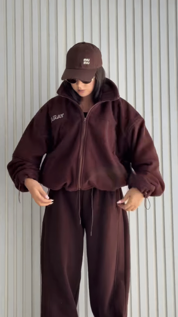 🖤 Effortless Streetwear Vibes – Gray & Black Luxe Comfort Set ⚡👟