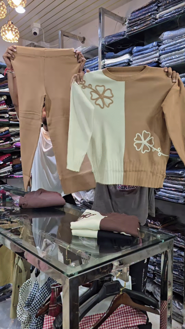 π Cozy Chic Floral Co-Ord Set β Brown & Black Elegance πΈβ¨