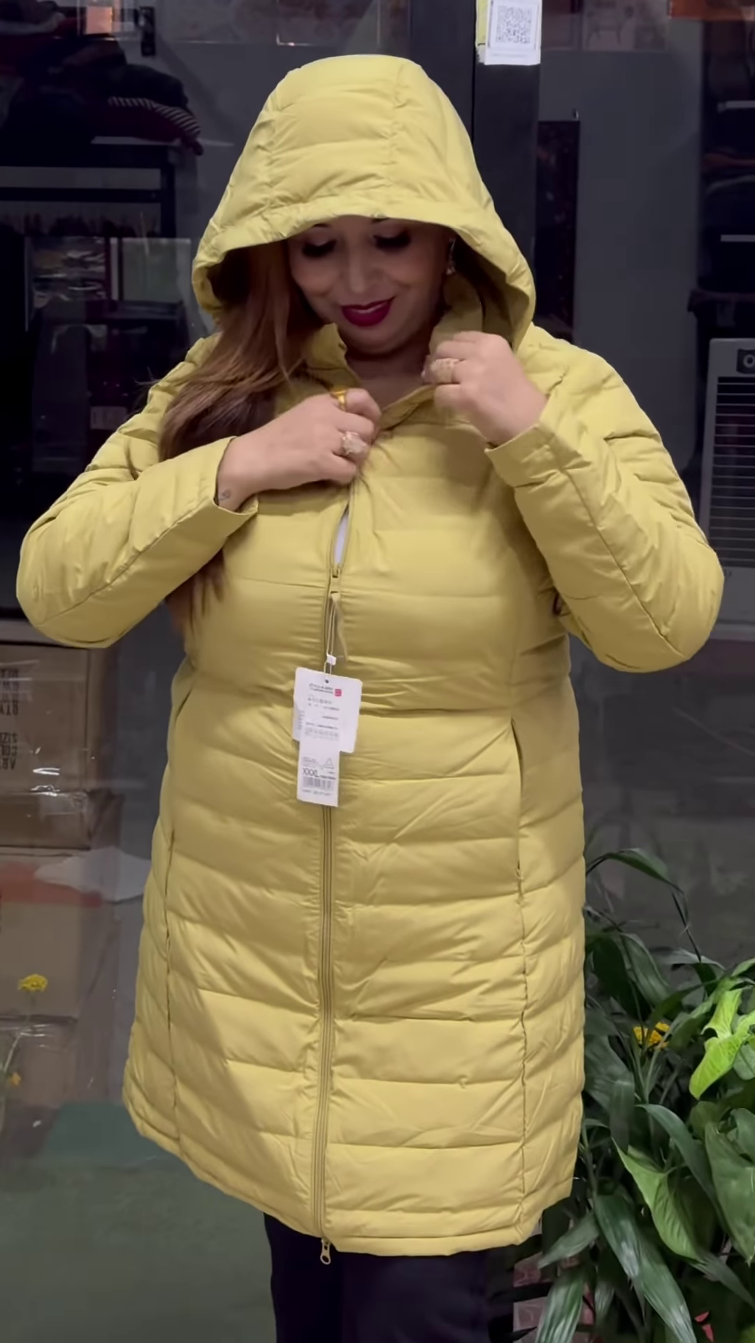 ❄️ Winter Luxe Puffer Coat – Gray, Red, Yellow & Black Edition 🖤❤️💛🌫️ - Image 4